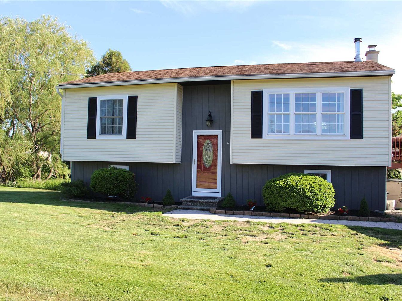 6 Harvest Ln